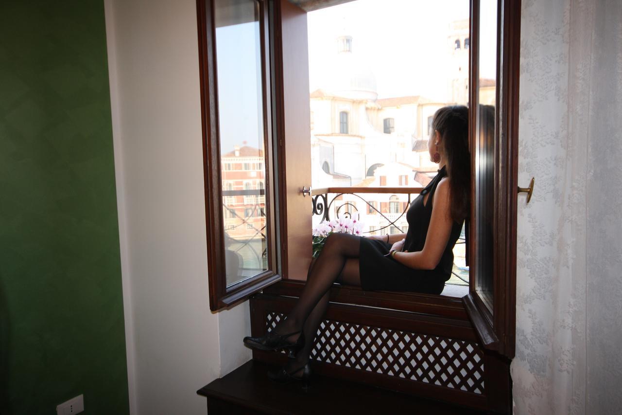 B&B Vista Sul Canal Grande Venetië Buitenkant foto